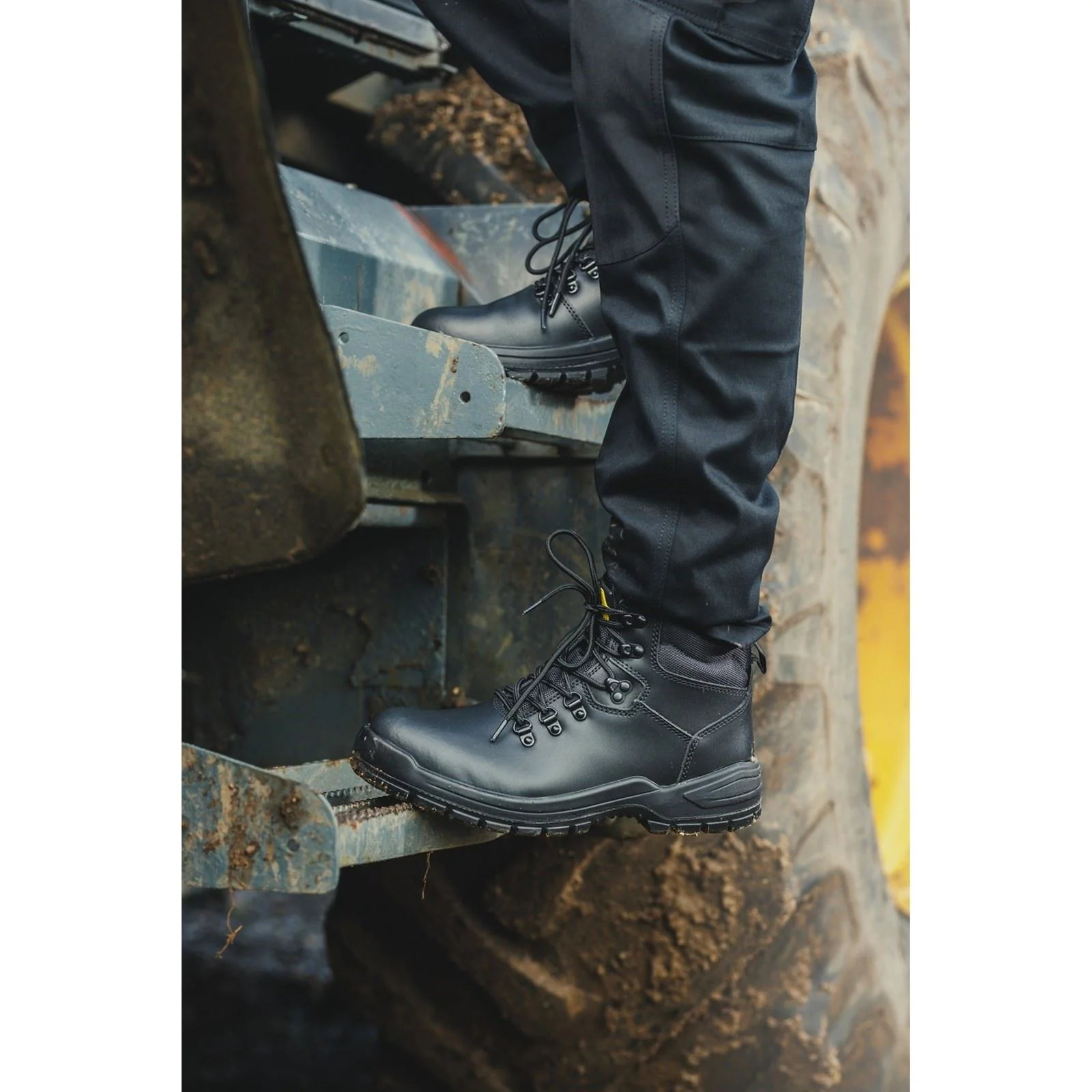 Amblers Safety 258 Safety Boot in Black - Image 6