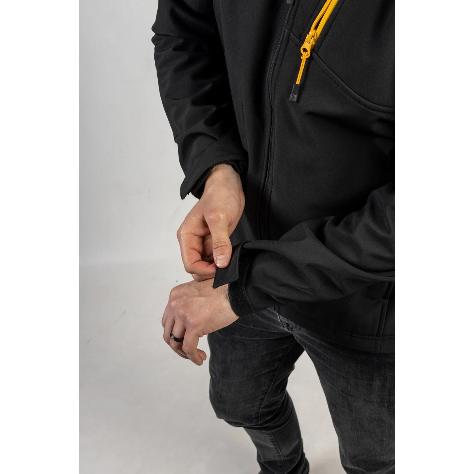 Caterpillar Men's Essentials Shell Jacket in Black - Image 9
