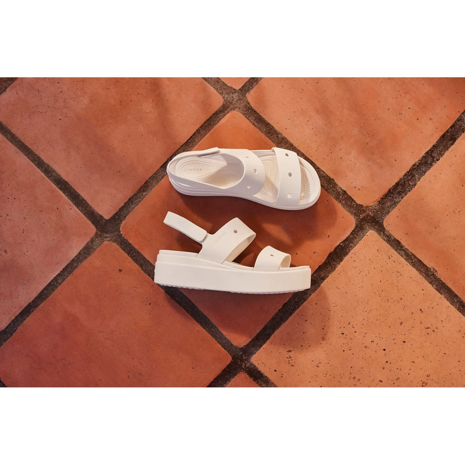 Crocs Brooklyn 4U Thermoplastic Women's Stucco Sandals - Image 8