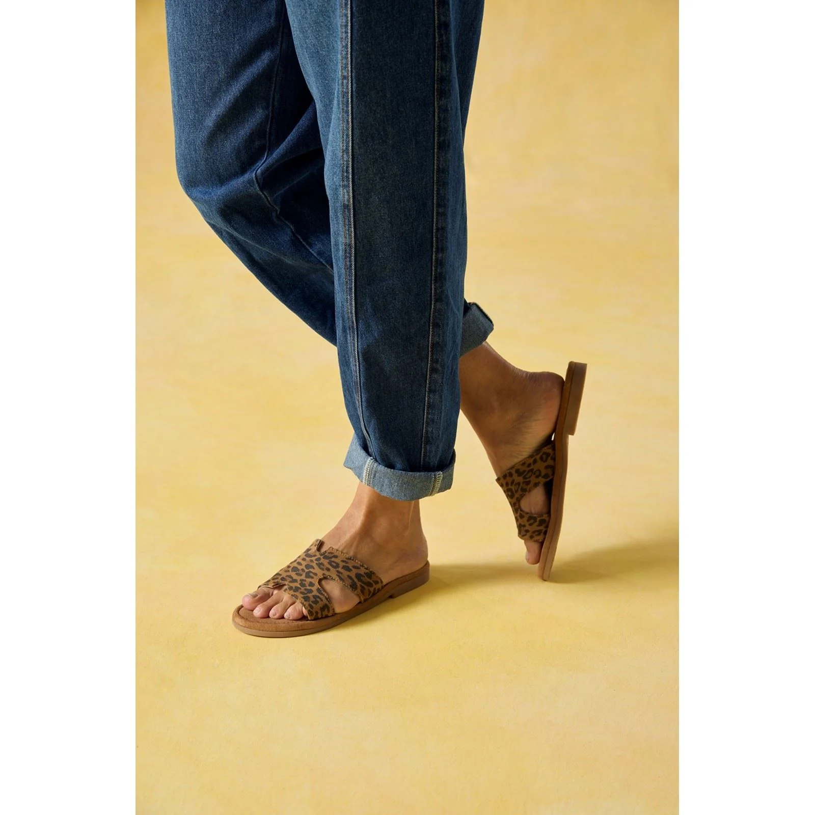 Hush Puppies Azalea Mule Leather Women's Leopard Sandals - Image 7