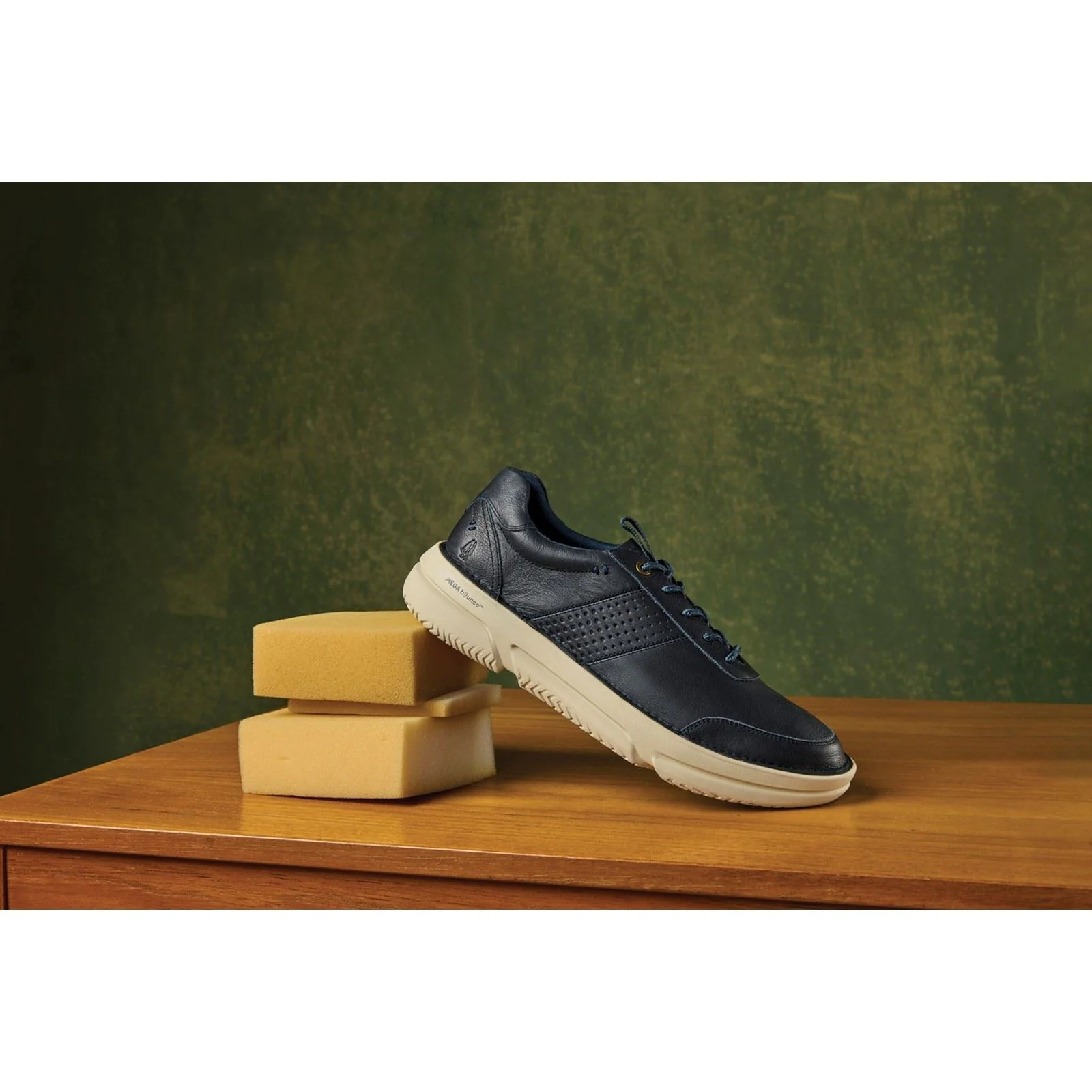 Hush Puppies Baylor Leather Men's Navy Trainers - Image 7