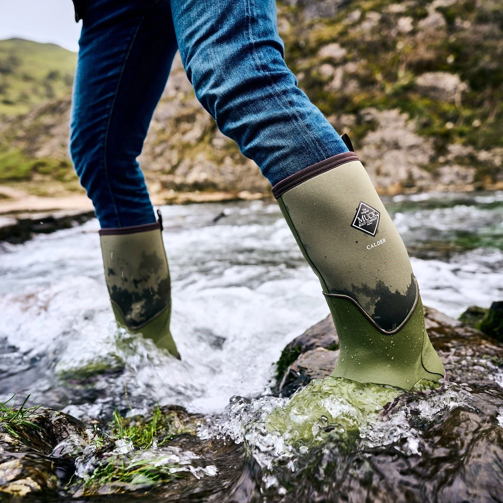 Muck Boots Men's Calder Wellingtons in Olive - Image 8