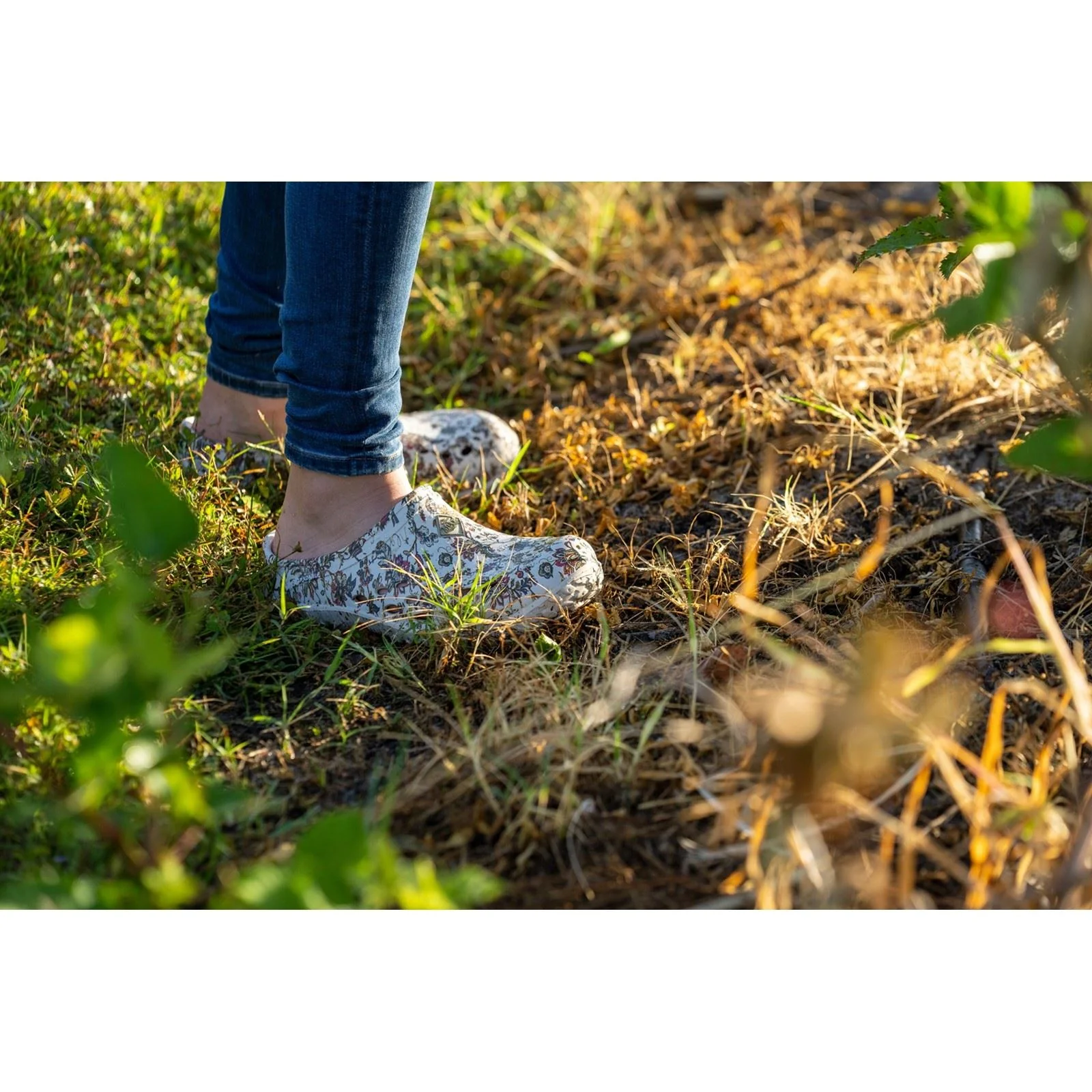 Muck Boots Women's Muckster Lite Clog in Light Grey/Floral Print - Image 9